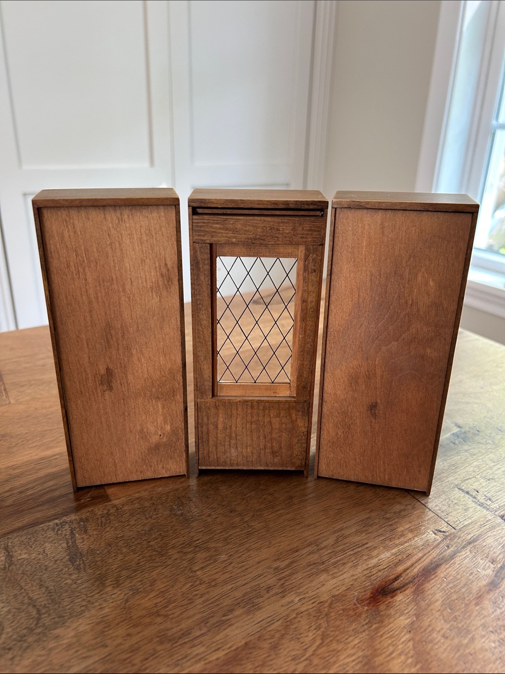 Vtg Carlson’s Miniatures Bookcase, Dollhouse Furniture, Lot 9 - Picture 5 of 8